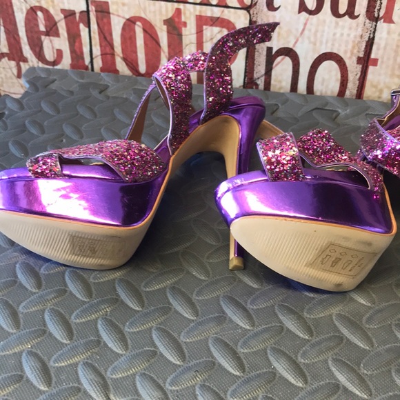 Heels - Picture 3 of 4